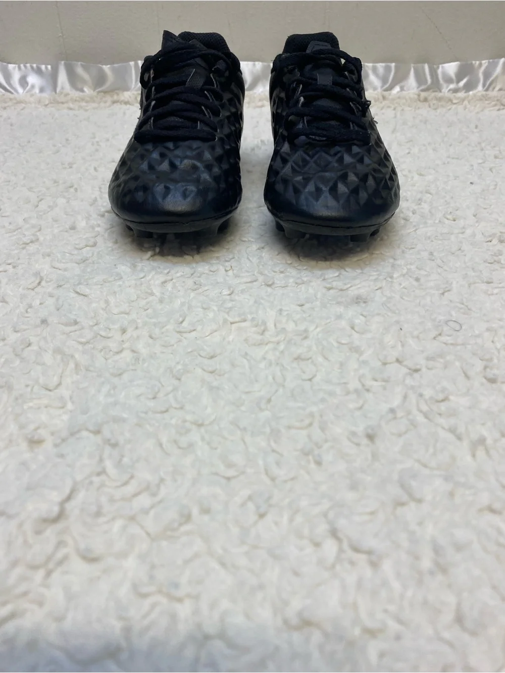 Nike Legend Tiempo 8 Club FG/MG Black Soccer Cleats boys Size 13C